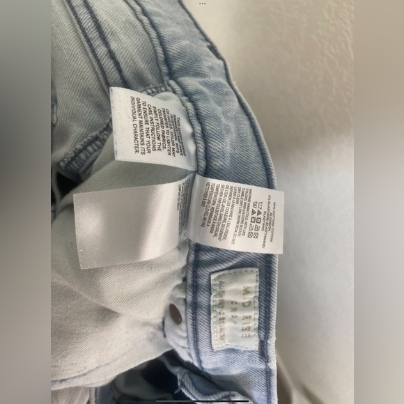 Authentic Straight Lucky Brand Cropped Jeans - Picture 3 of 4